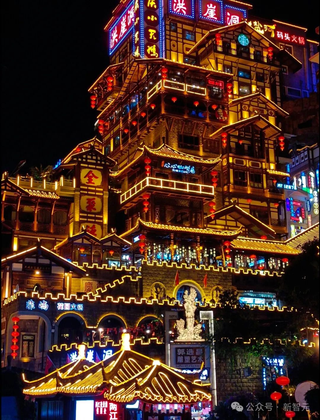 百川智能首款AI助手大秀神操作！Baichuan 4强势升级登顶国内第一